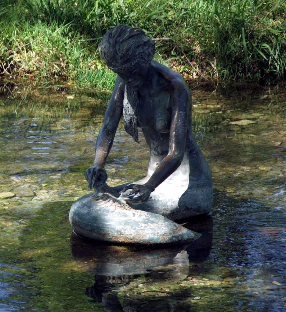 Sirena - Indian mermaid of Salado Sirena - Indian mermaid of Salado