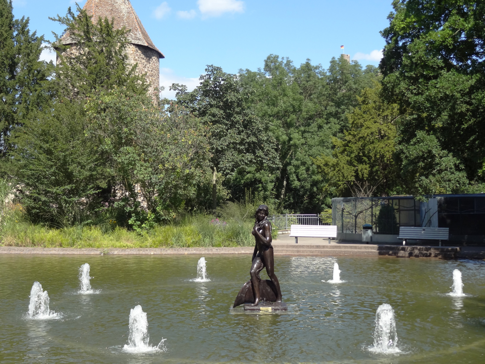 Ama du Parc mermaid sculpture