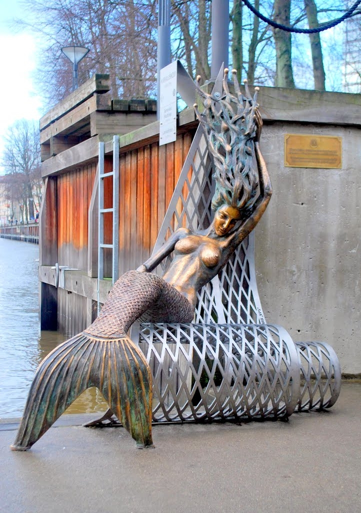 Undinė Klaipeda mermaid statue. Photo by Gareth Parkes