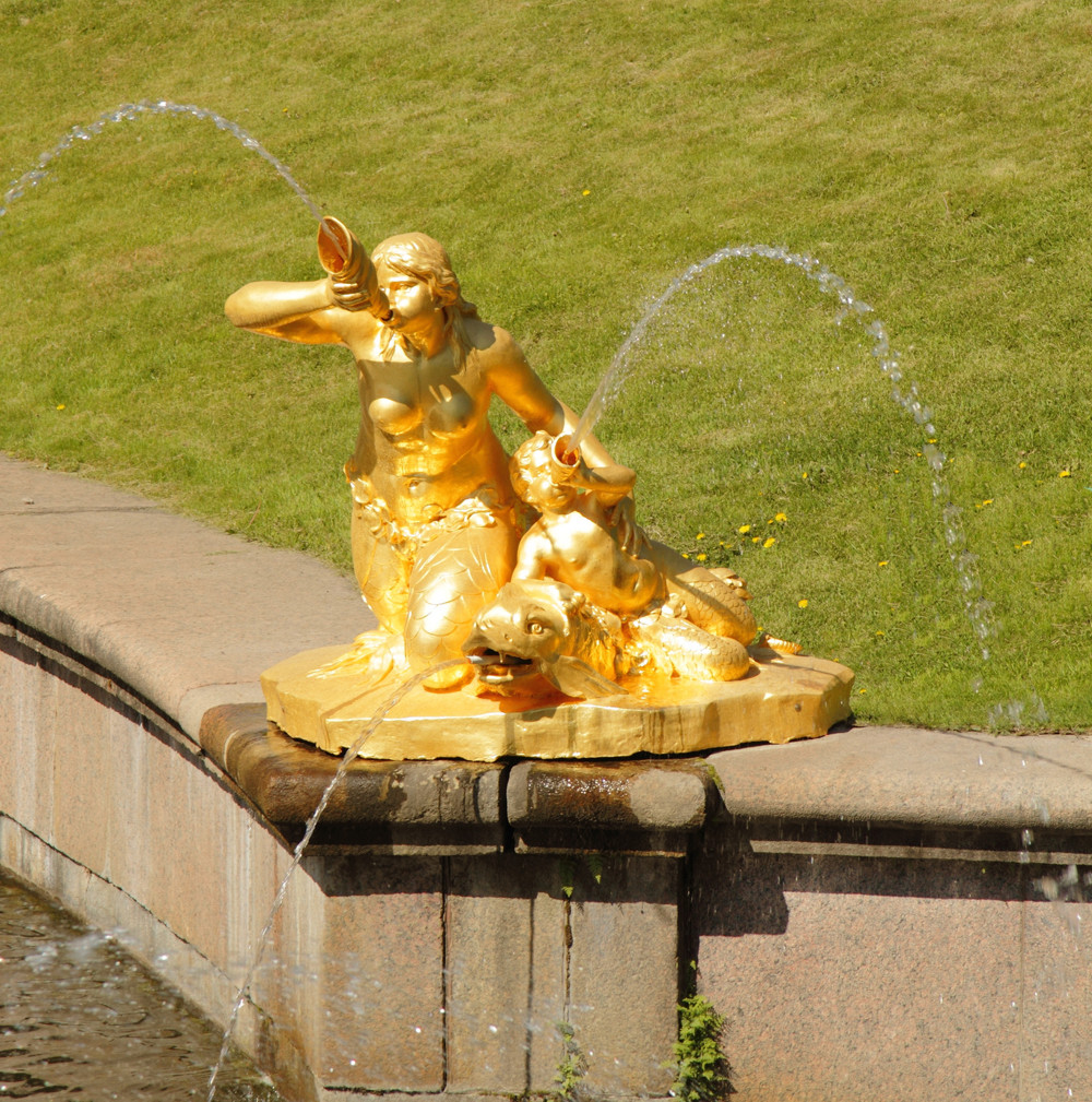 Mermaid statues in Samson Fountain at Peterhof