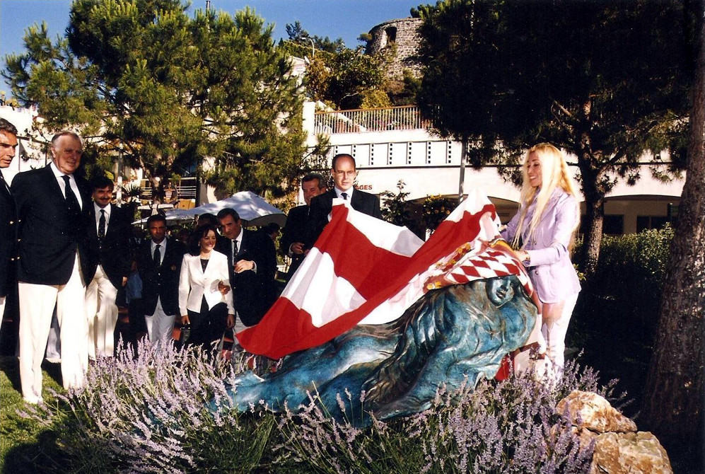 Ange de Mers mermaid statue